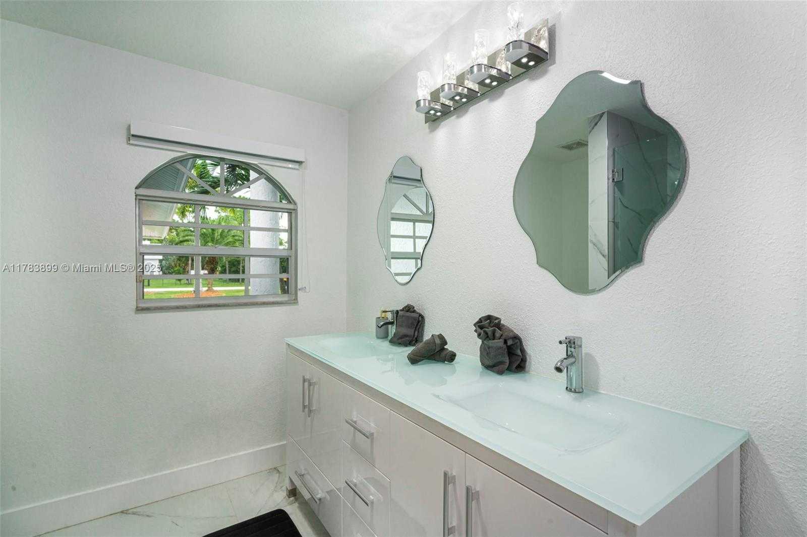 Small Image of 11066 NORTH 46TH PL N, West Palm Beach Number 22
