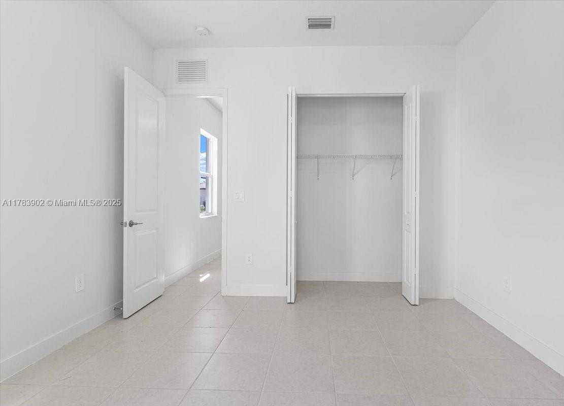 Small Image of 12237 SOUTH WEST 43RD CT, Davie Number 13
