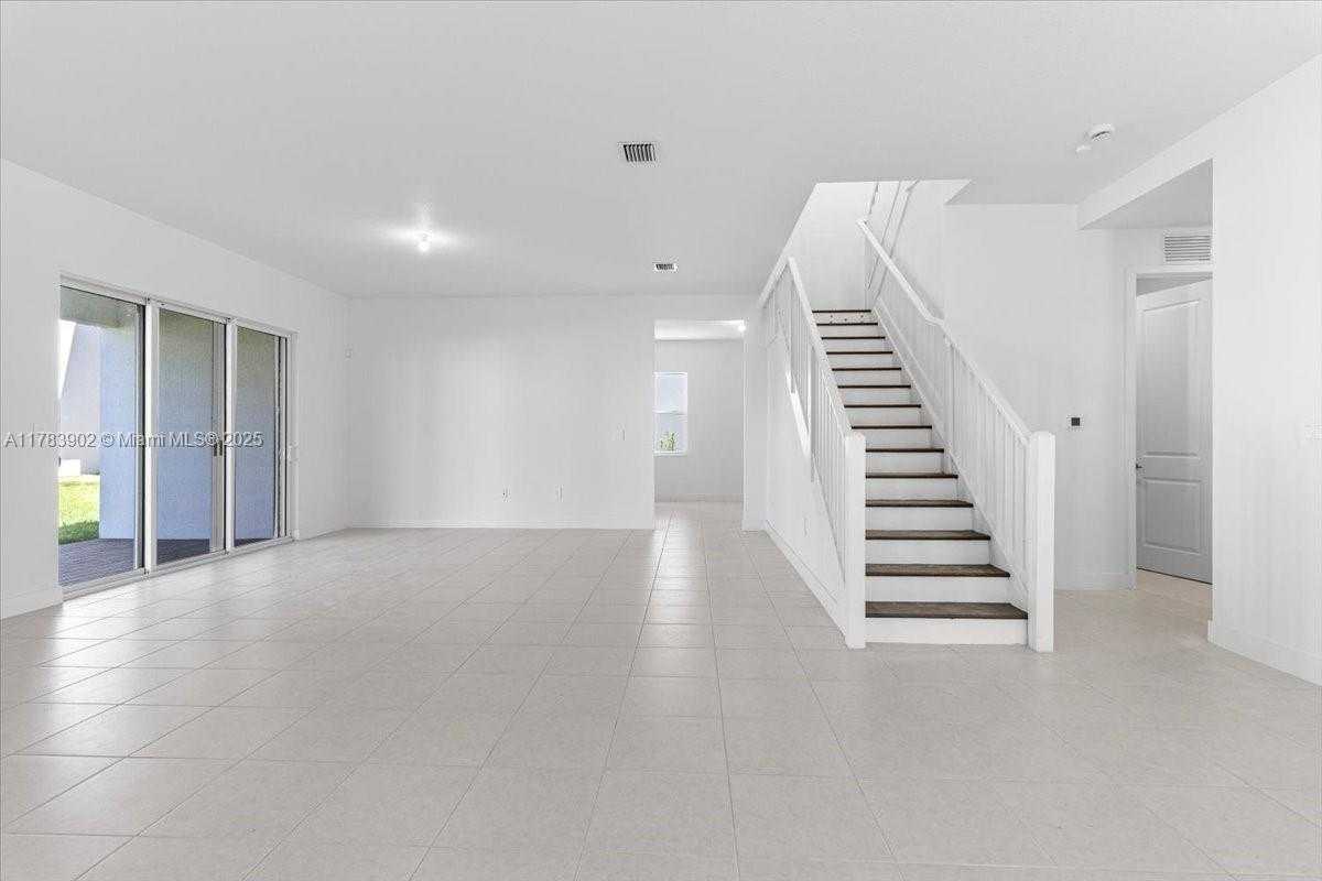 Small Image of 12237 SOUTH WEST 43RD CT, Davie Number 17