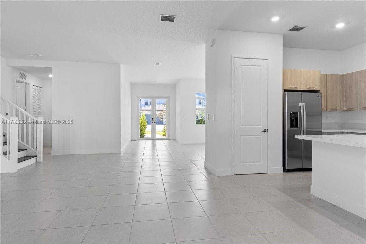 Small Image of 12237 SOUTH WEST 43RD CT, Davie Number 18