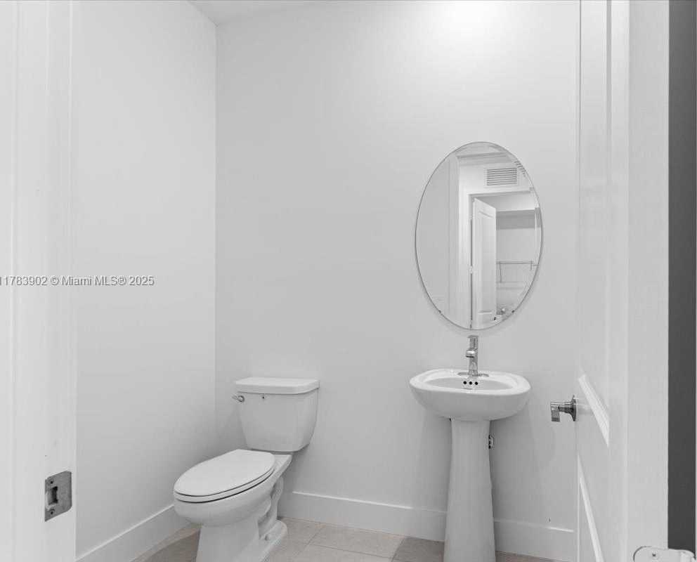 Small Image of 12237 SOUTH WEST 43RD CT, Davie Number 19