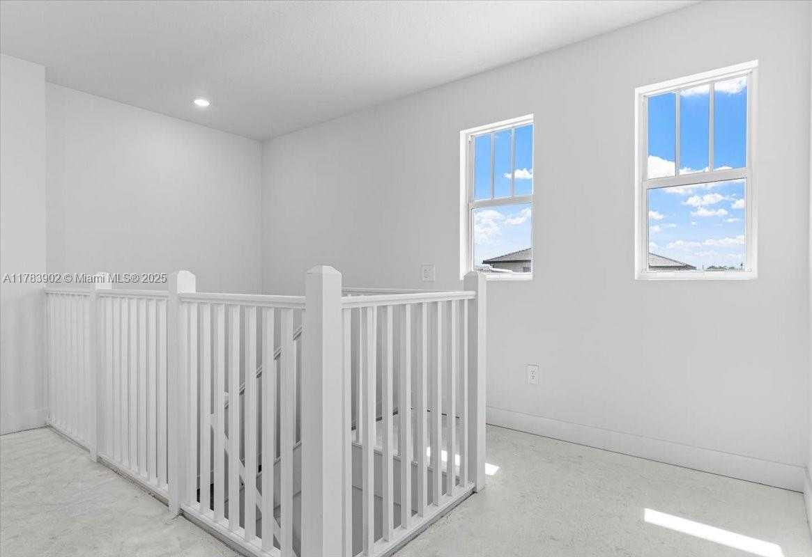 Small Image of 12237 SOUTH WEST 43RD CT, Davie Number 22