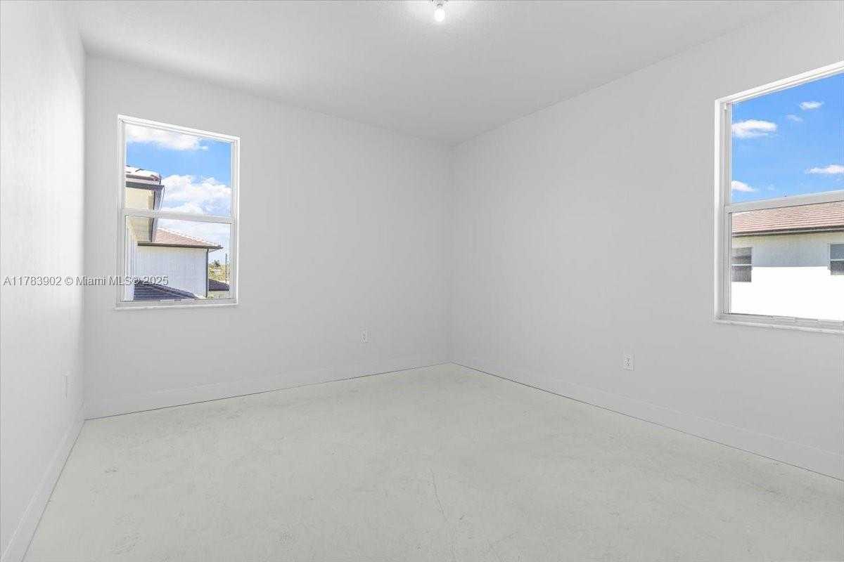 Small Image of 12237 SOUTH WEST 43RD CT, Davie Number 23