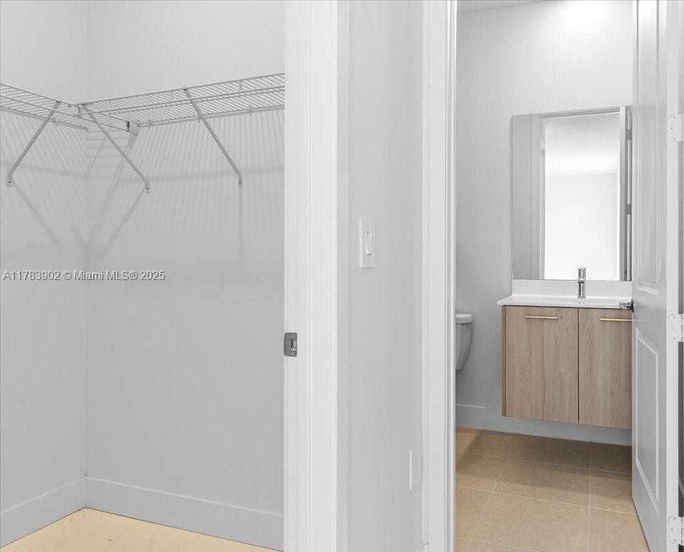 Small Image of 12237 SOUTH WEST 43RD CT, Davie Number 28