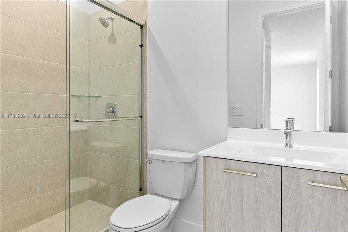 Small Image of 12237 SOUTH WEST 43RD CT, Davie Number 30
