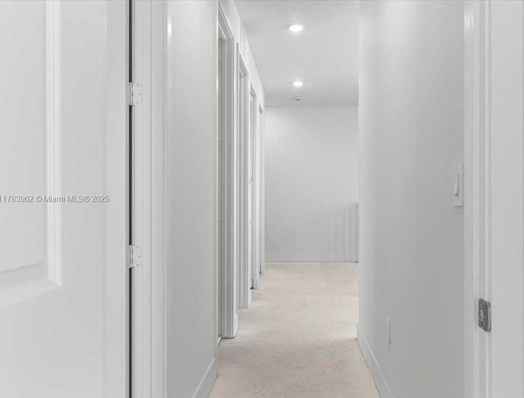 Small Image of 12237 SOUTH WEST 43RD CT, Davie Number 32