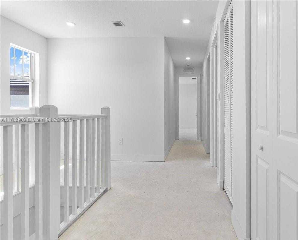 Small Image of 12237 SOUTH WEST 43RD CT, Davie Number 34