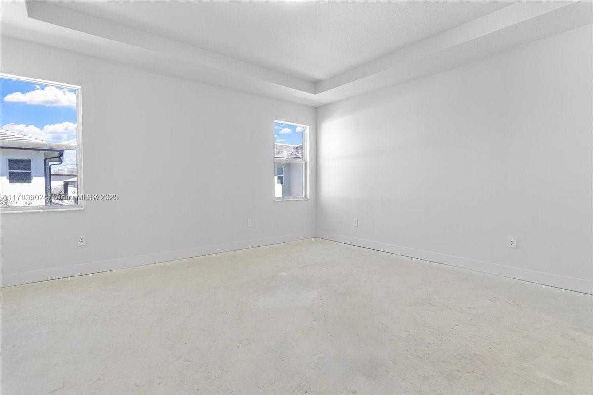 Small Image of 12237 SOUTH WEST 43RD CT, Davie Number 35