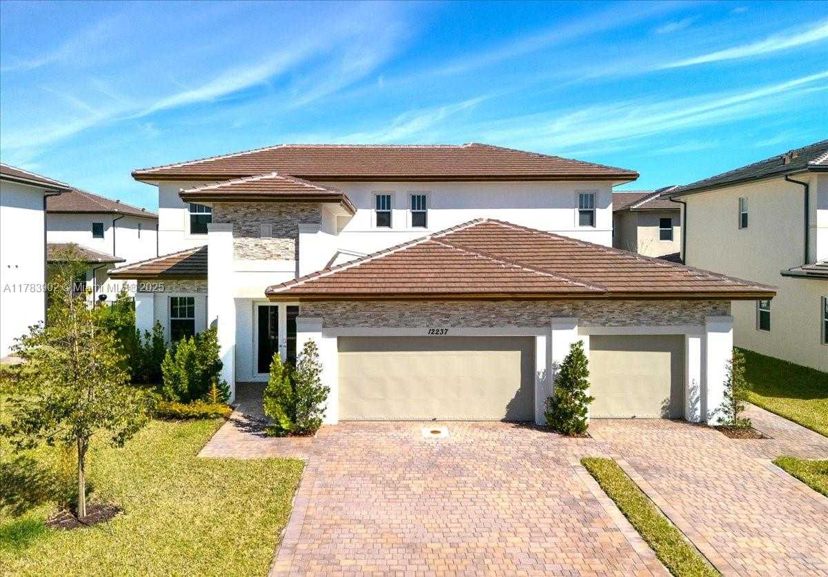 Small Image of 12237 SOUTH WEST 43RD CT, Davie Number 4