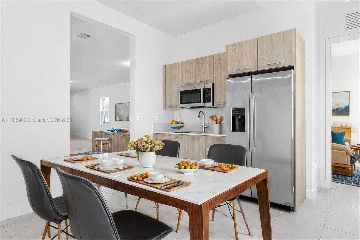 Small Image of 12237 SOUTH WEST 43RD CT, Davie Number 44