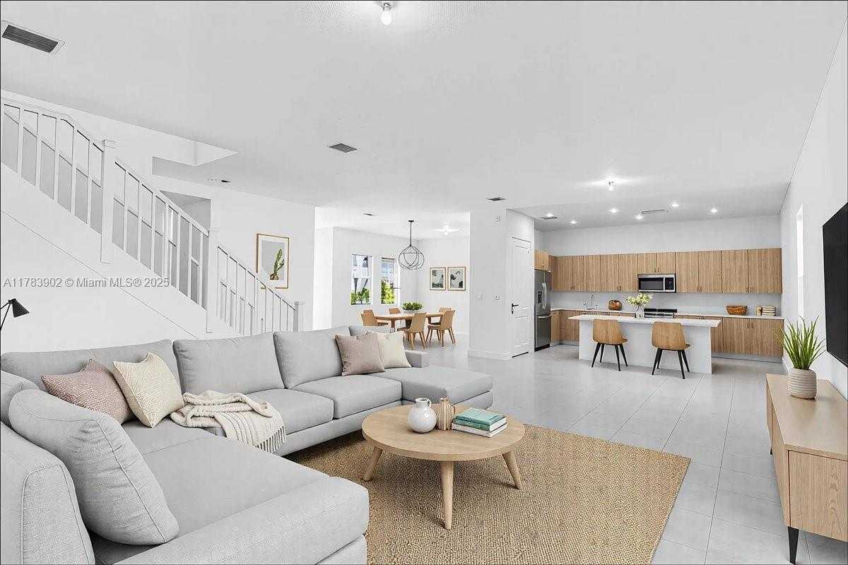 Small Image of 12237 SOUTH WEST 43RD CT, Davie Number 5