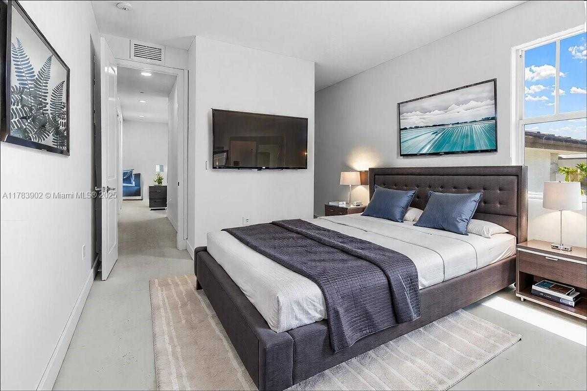 Small Image of 12237 SOUTH WEST 43RD CT, Davie Number 55