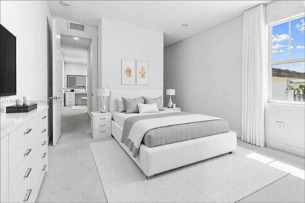 Small Image of 12237 SOUTH WEST 43RD CT, Davie Number 57