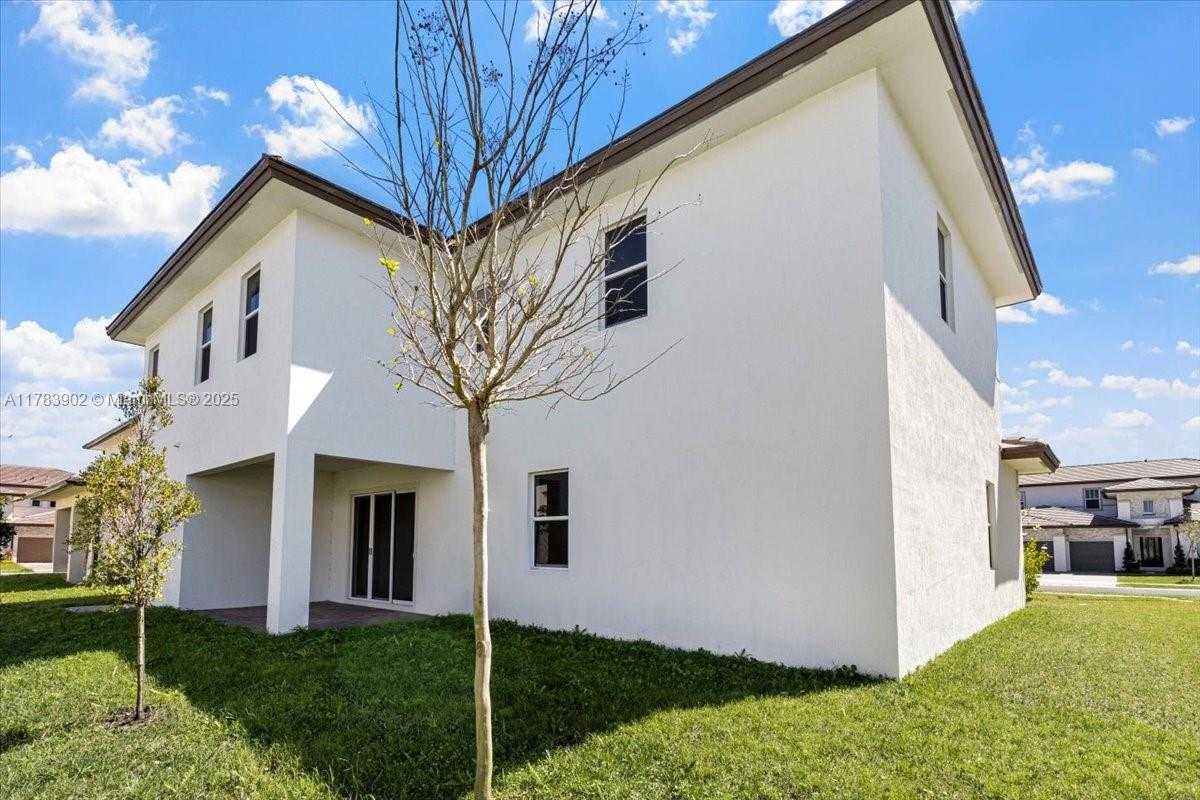 Small Image of 12237 SOUTH WEST 43RD CT, Davie Number 6