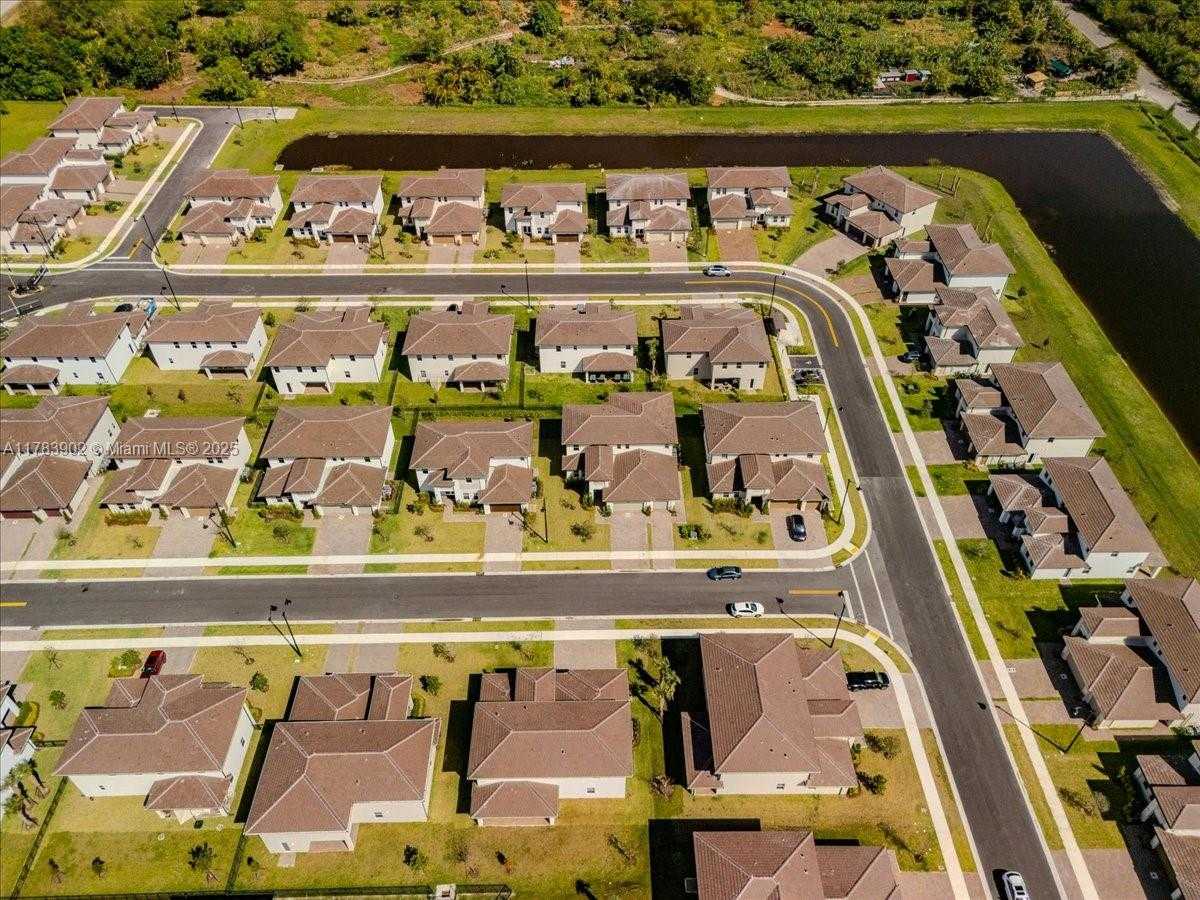 Small Image of 12237 SOUTH WEST 43RD CT, Davie Number 80