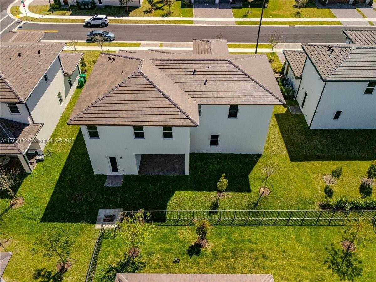 Small Image of 12237 SOUTH WEST 43RD CT, Davie Number 83