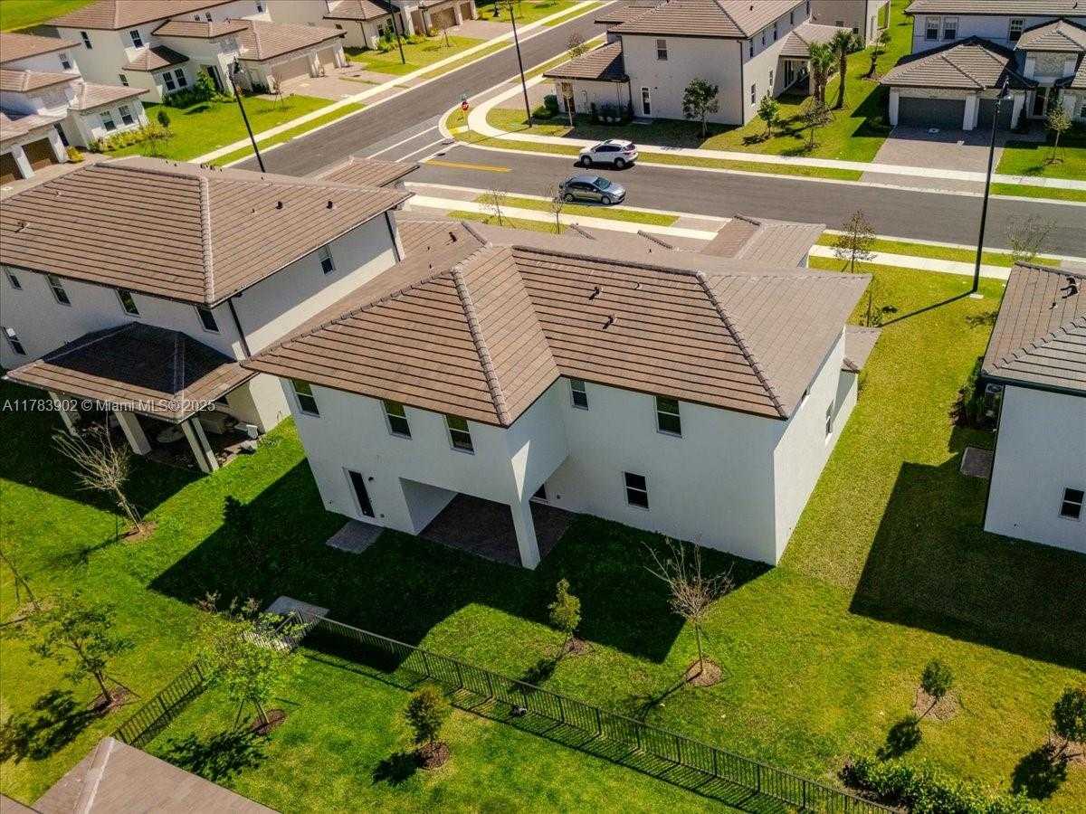 Small Image of 12237 SOUTH WEST 43RD CT, Davie Number 84