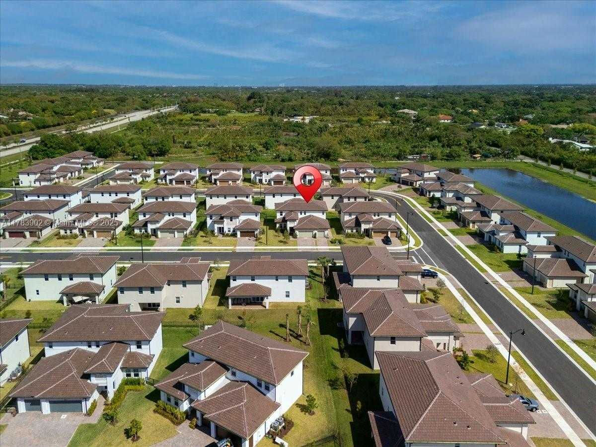 Small Image of 12237 SOUTH WEST 43RD CT, Davie Number 91