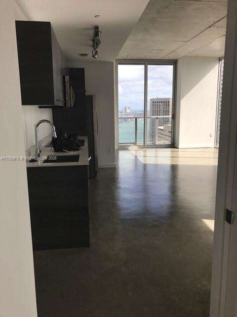 Small Image of 151 #2801, Miami Number 5