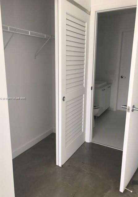 Small Image of 151 #2801, Miami Number 9