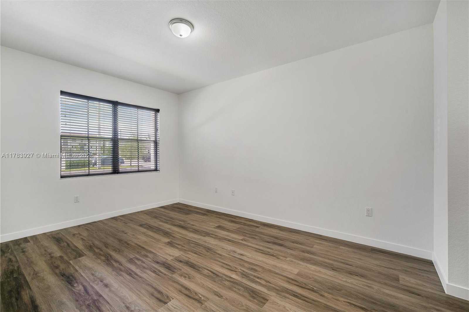 Small Image of 15500 SOUTH WEST 136TH ST #103, Miami Number 17