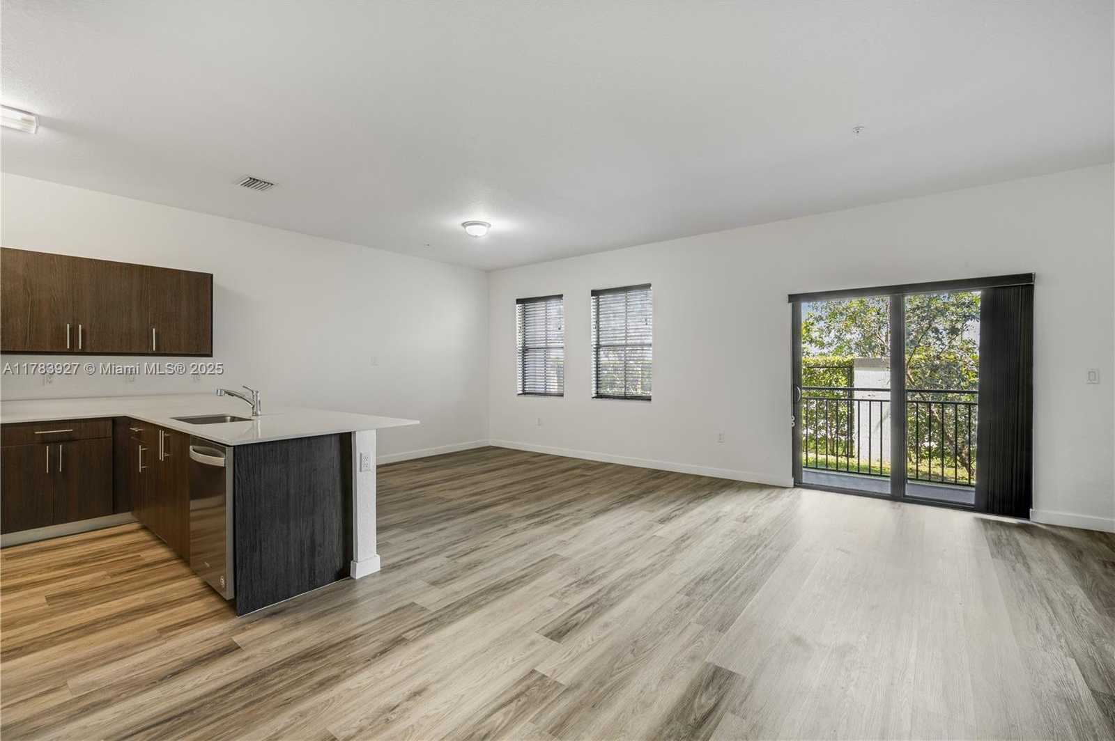 Small Image of 15500 SOUTH WEST 136TH ST #103, Miami Number 7