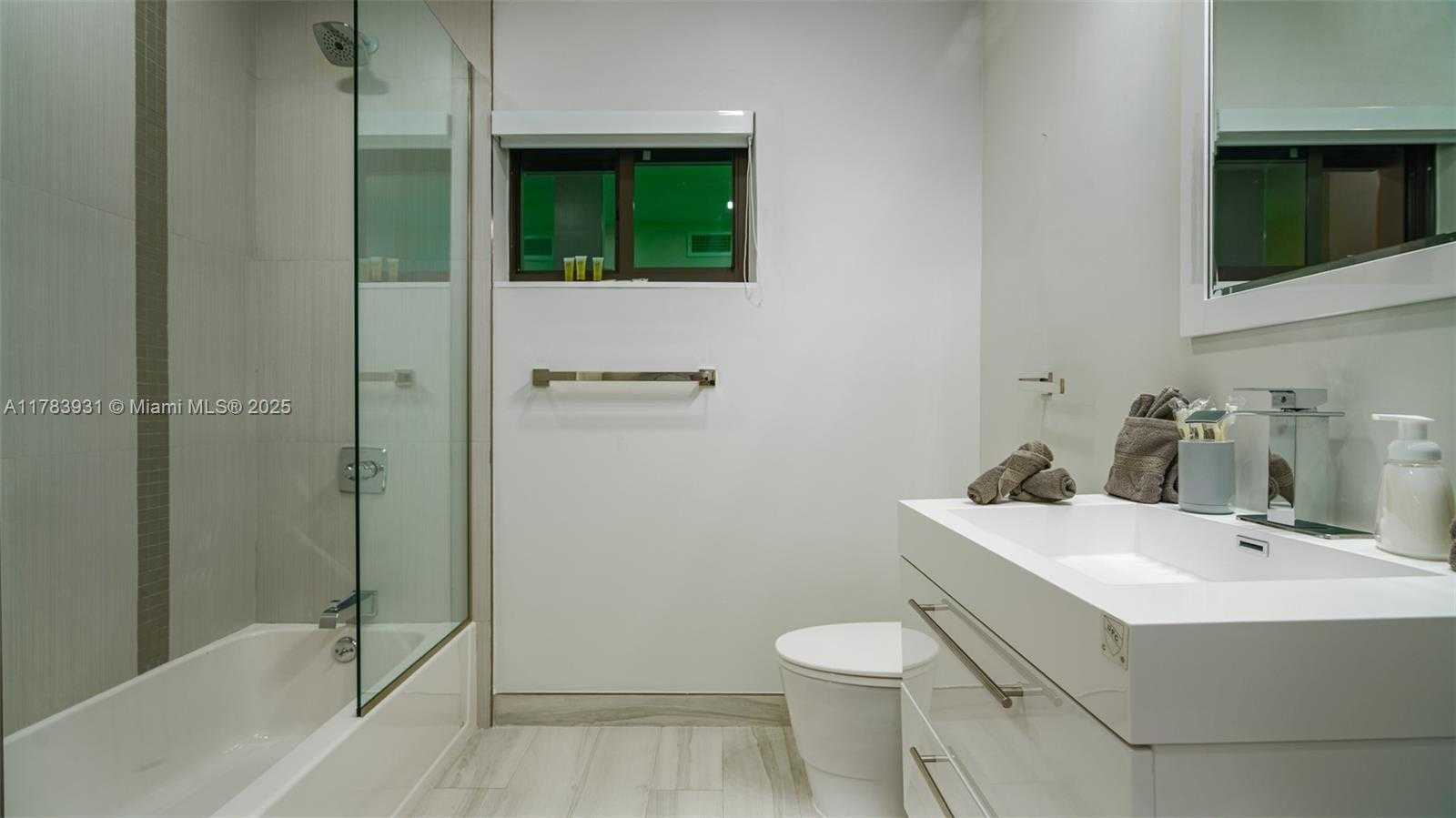 Small Image of 11861 NORTH WEST 4TH ST, Plantation Number 28