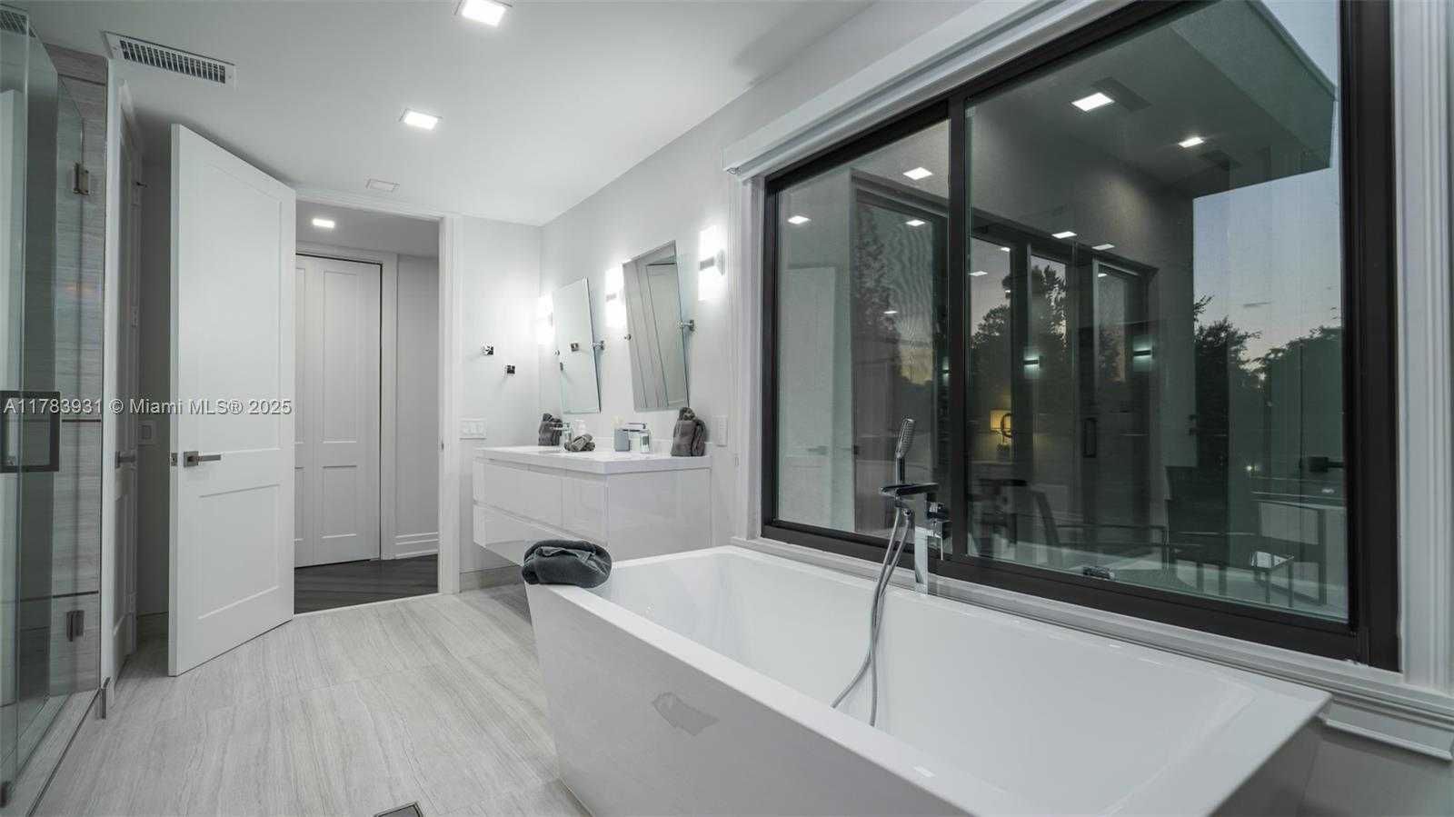 Small Image of 11861 NORTH WEST 4TH ST, Plantation Number 34