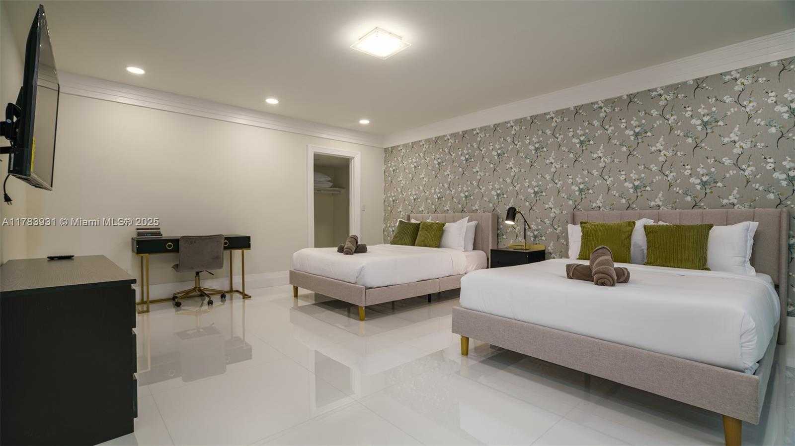 Small Image of 11861 NORTH WEST 4TH ST, Plantation Number 45