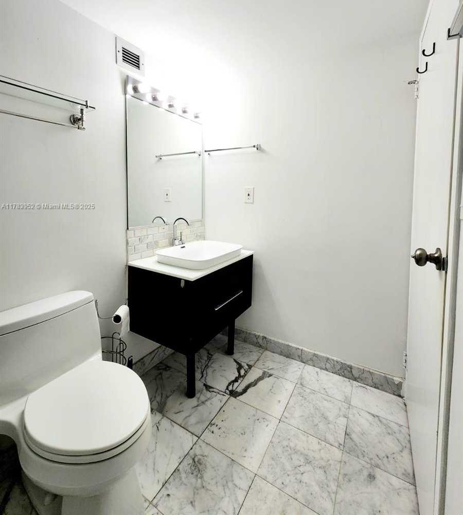 Small Image of 16919 NORTH BAY RD #521, Sunny Isles Beach Number 11
