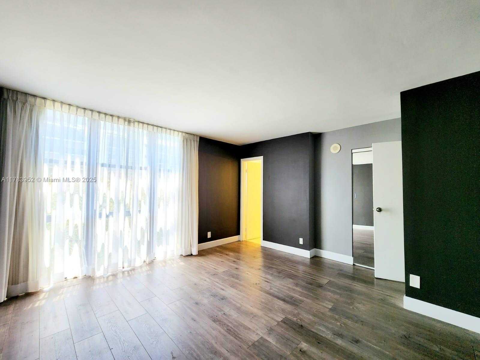 Small Image of 16919 NORTH BAY RD #521, Sunny Isles Beach Number 13