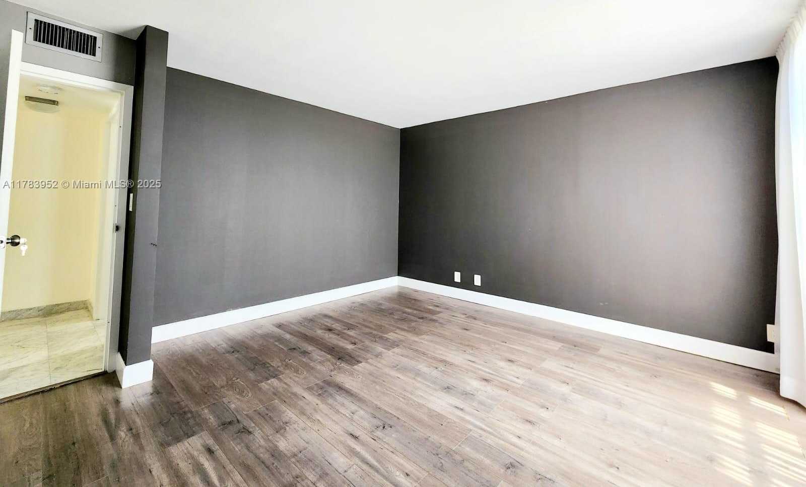 Small Image of 16919 NORTH BAY RD #521, Sunny Isles Beach Number 15