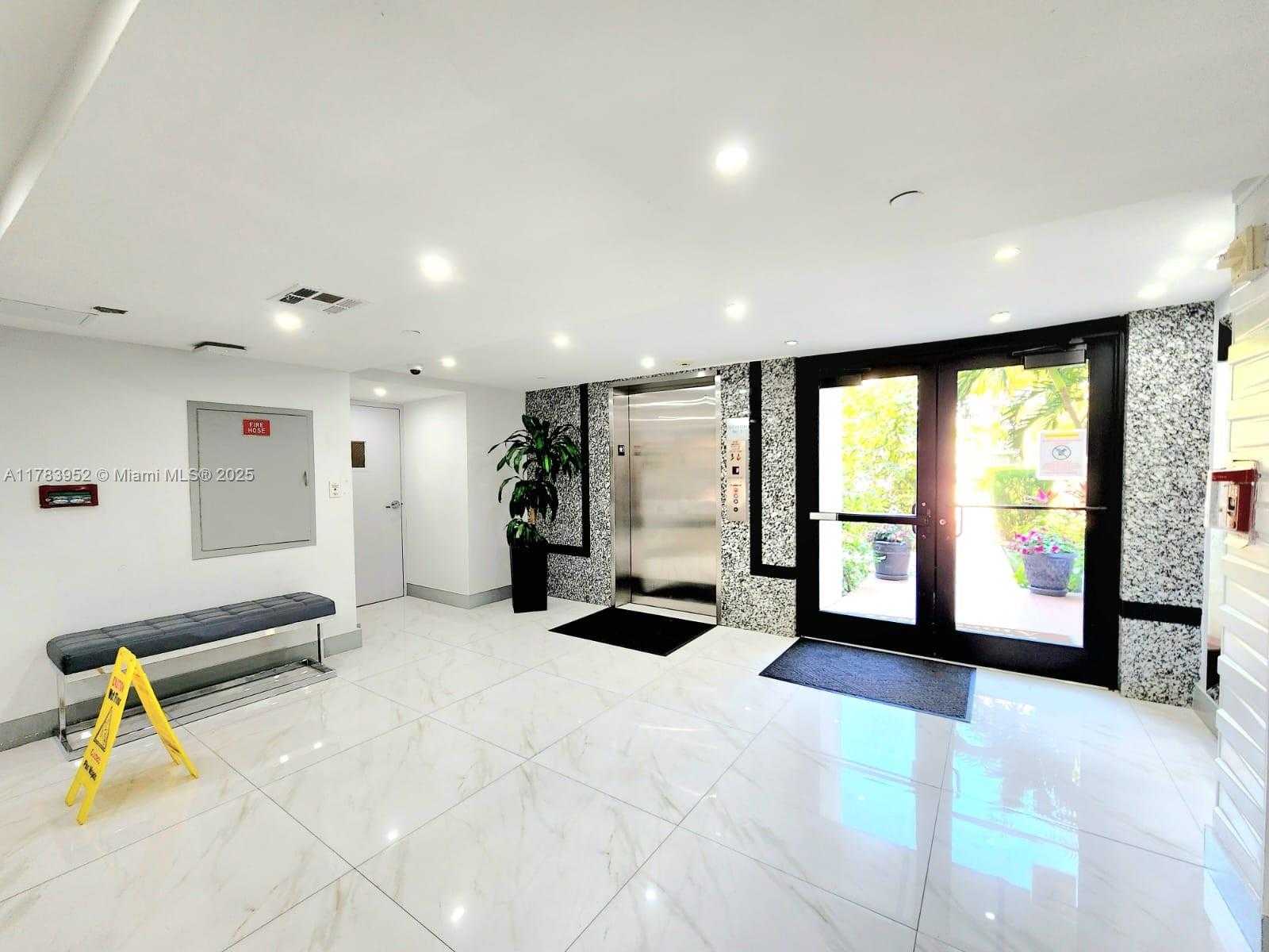 Small Image of 16919 NORTH BAY RD #521, Sunny Isles Beach Number 18
