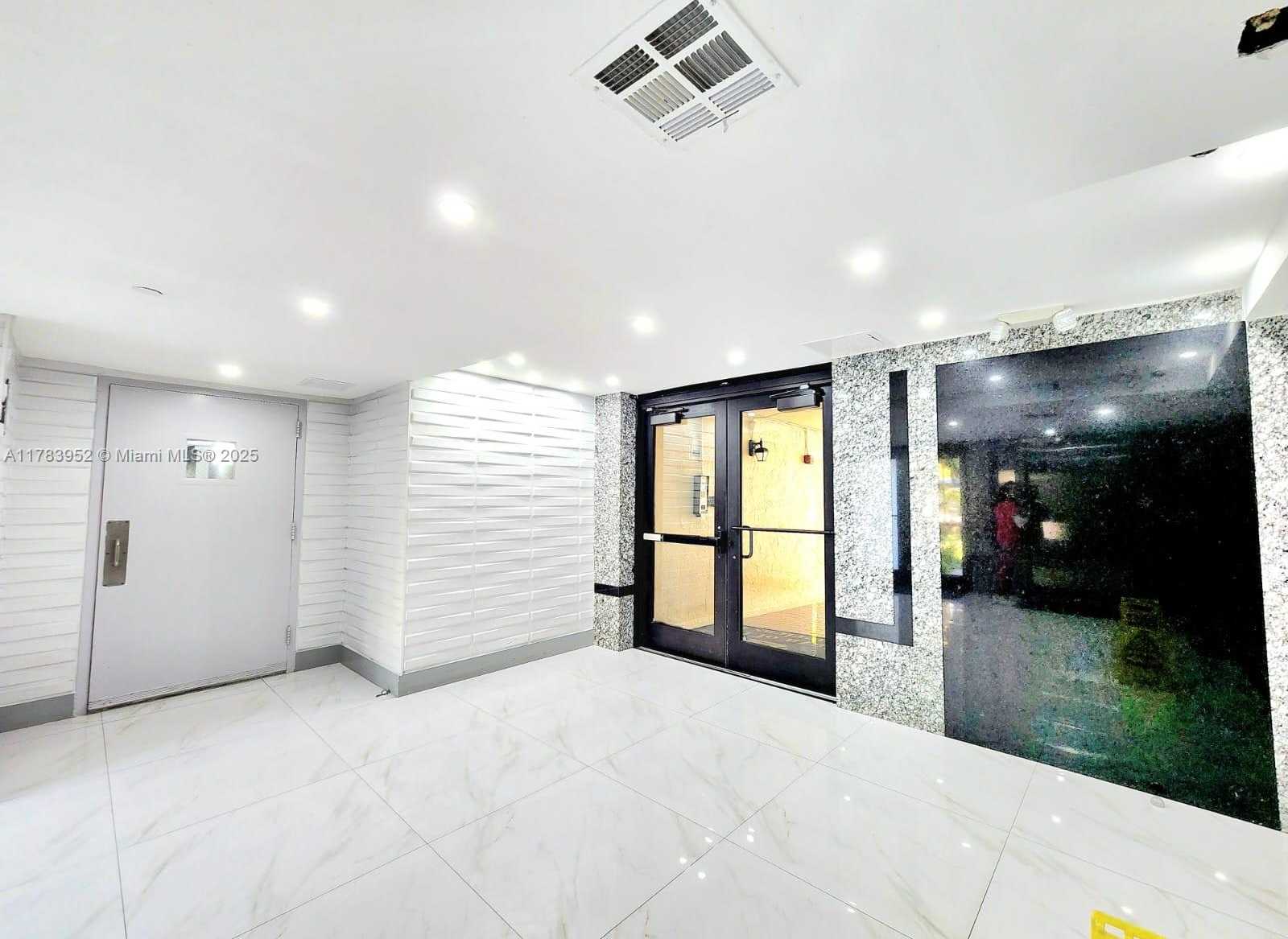 Small Image of 16919 NORTH BAY RD #521, Sunny Isles Beach Number 19