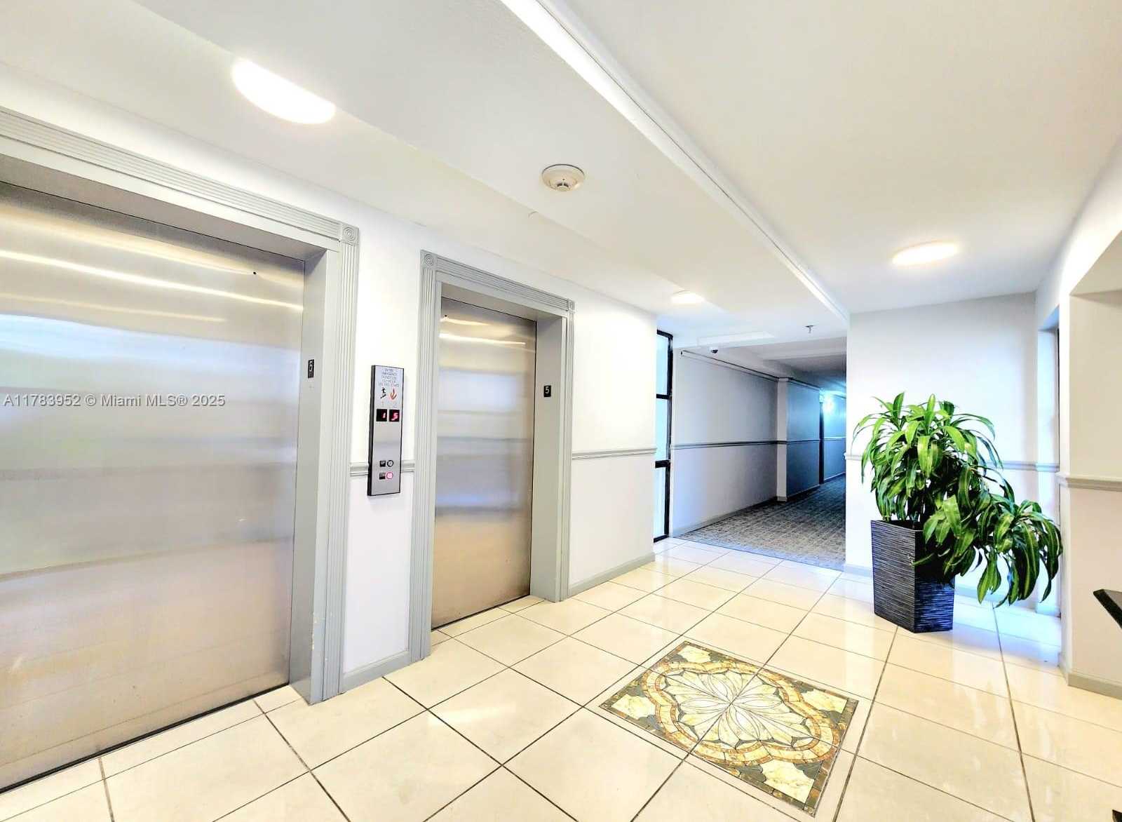 Small Image of 16919 NORTH BAY RD #521, Sunny Isles Beach Number 20