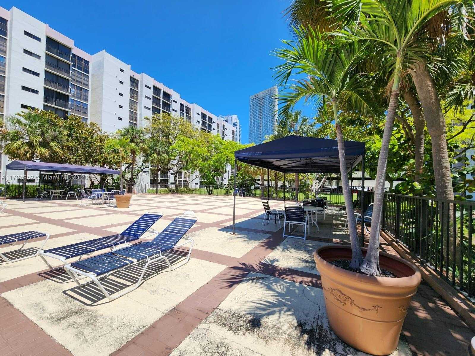 Small Image of 16919 NORTH BAY RD #521, Sunny Isles Beach Number 25
