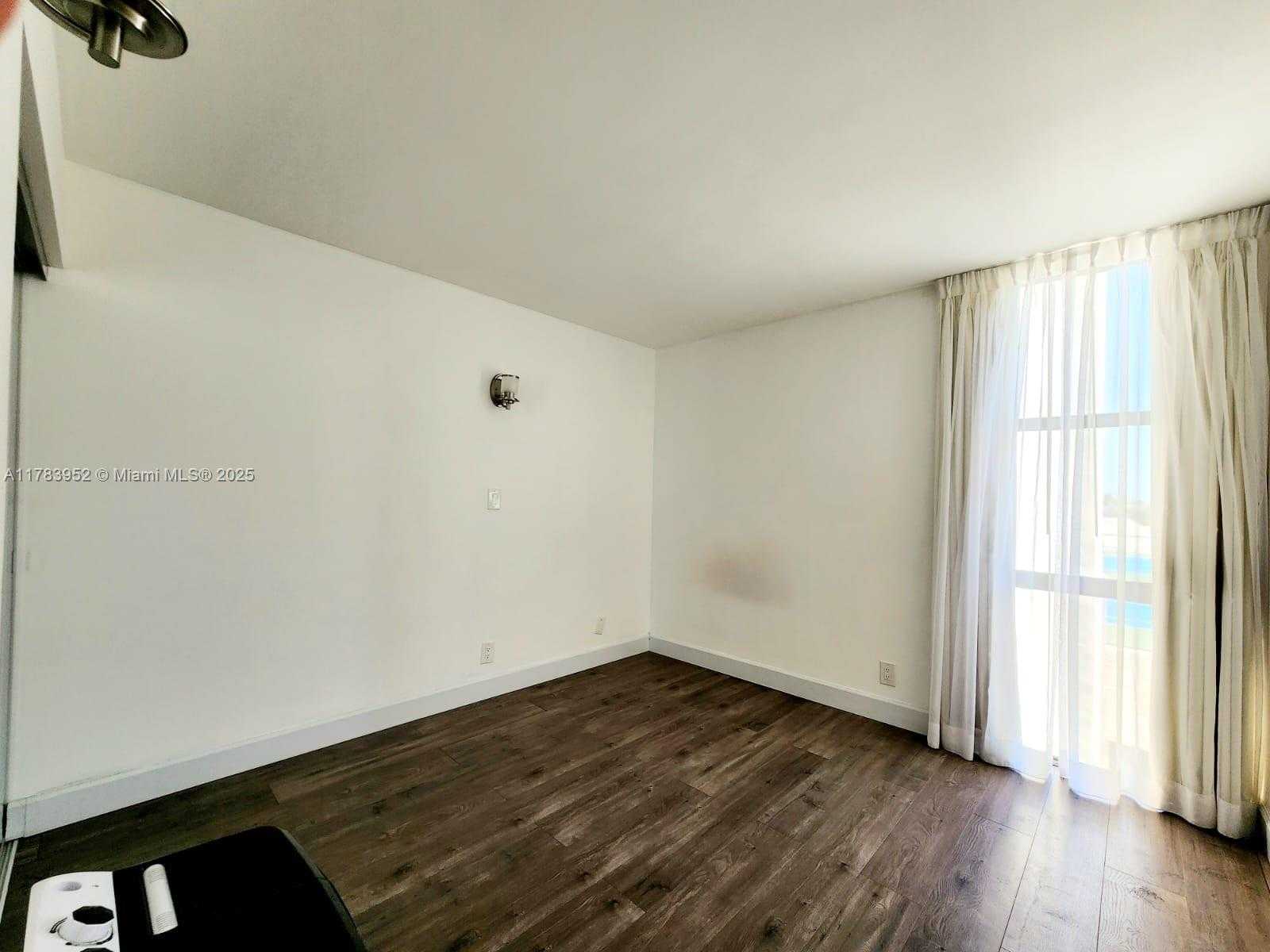 Small Image of 16919 NORTH BAY RD #521, Sunny Isles Beach Number 7