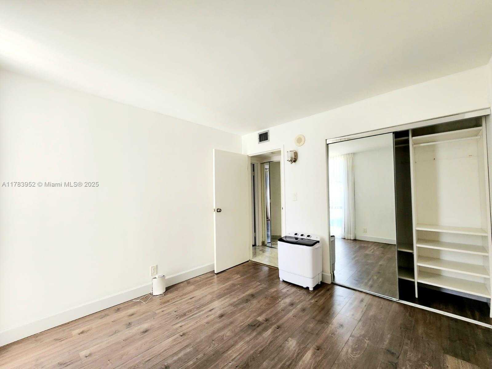Small Image of 16919 NORTH BAY RD #521, Sunny Isles Beach Number 9