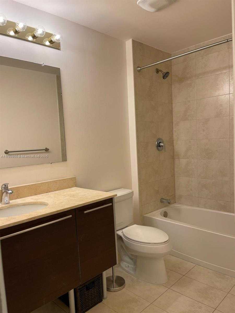 Small Image of 1900 N BAYSHORE DR #2403, Miami Number 14