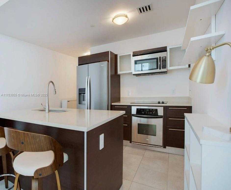 Small Image of 1900 N BAYSHORE DR #2403, Miami Number 7