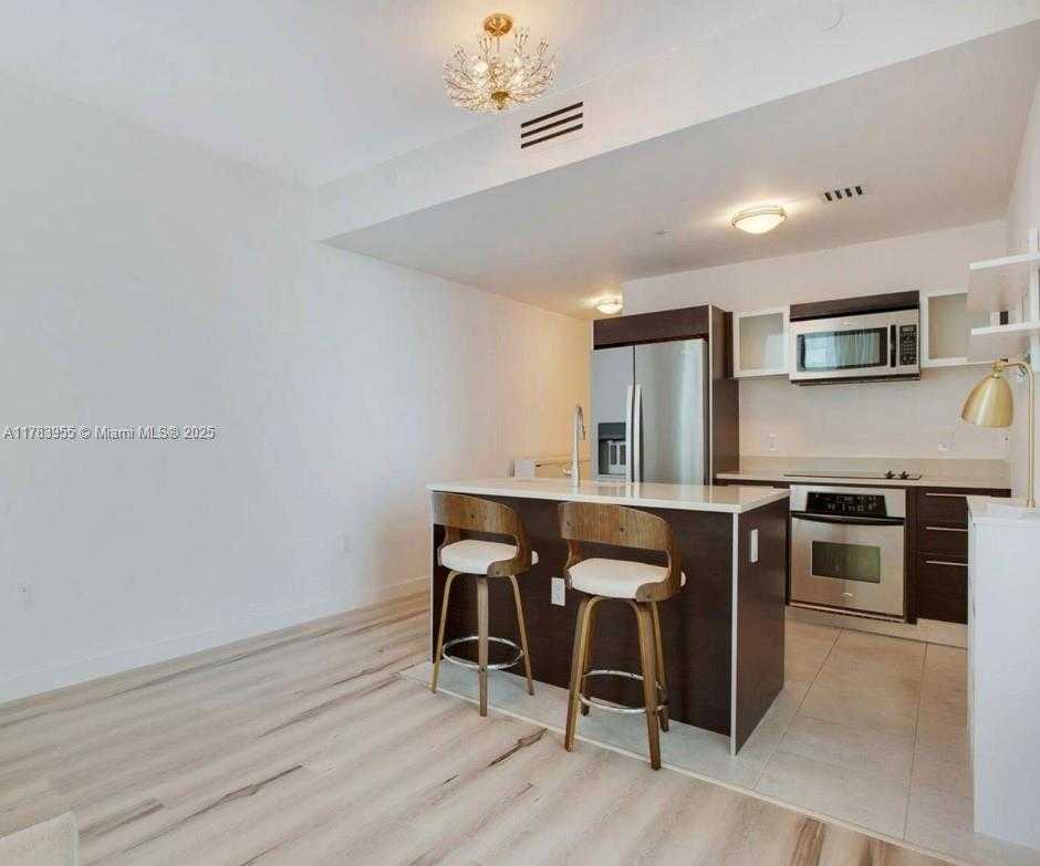 Small Image of 1900 N BAYSHORE DR #2403, Miami Number 8