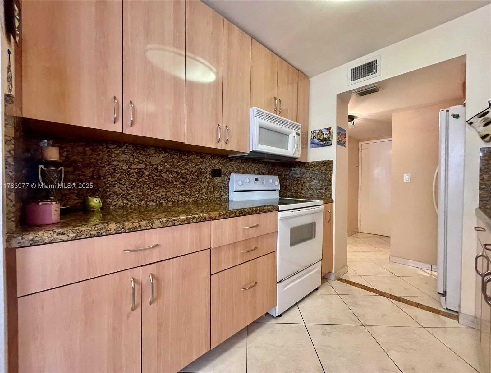 Small Image of 250 174TH ST #807, Sunny Isles Beach Number 18