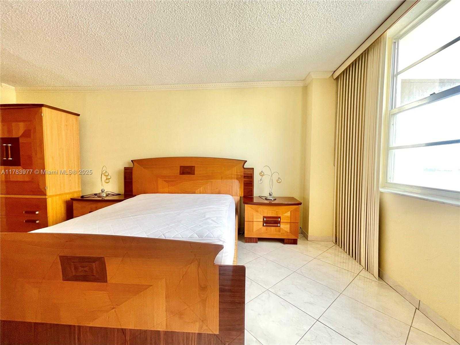 Small Image of 250 174TH ST #807, Sunny Isles Beach Number 7