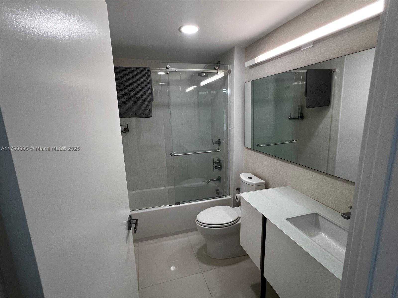 Small Image of 18671 COLLINS AVE #402, Sunny Isles Beach Number 26