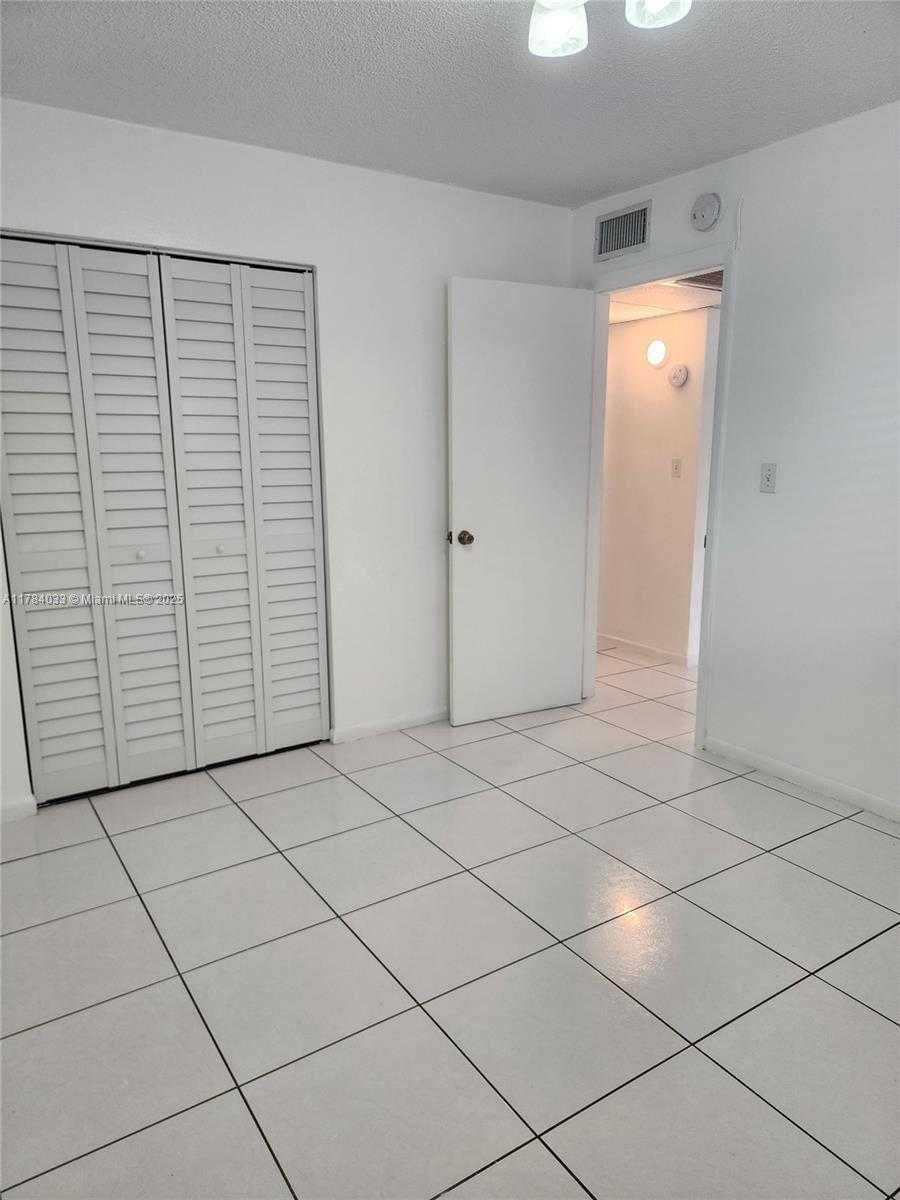 Small Image of 1800 SOUTH WEST 25TH ST #2304, Miami Number 7