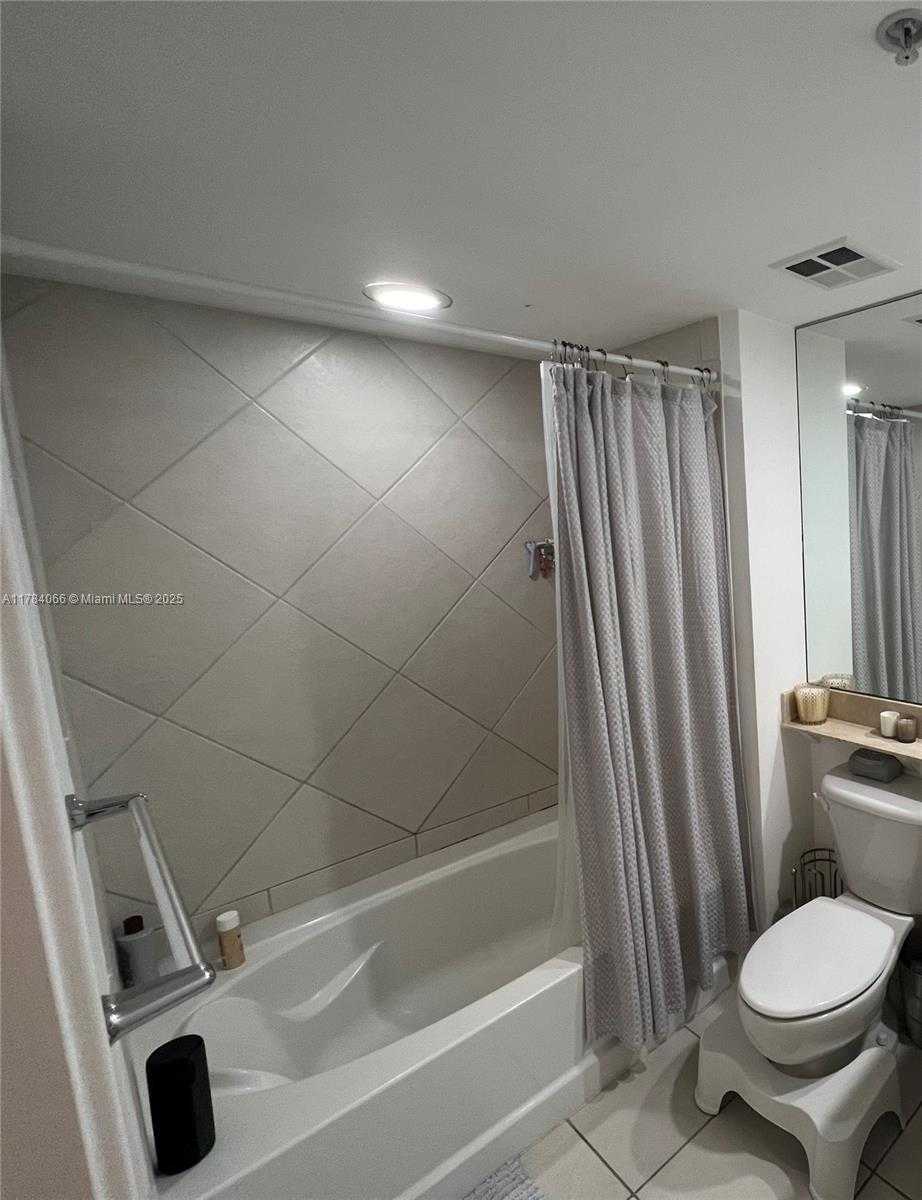Small Image of 325 SOUTH BISCAYNE BLVD #1218, Miami Number 10