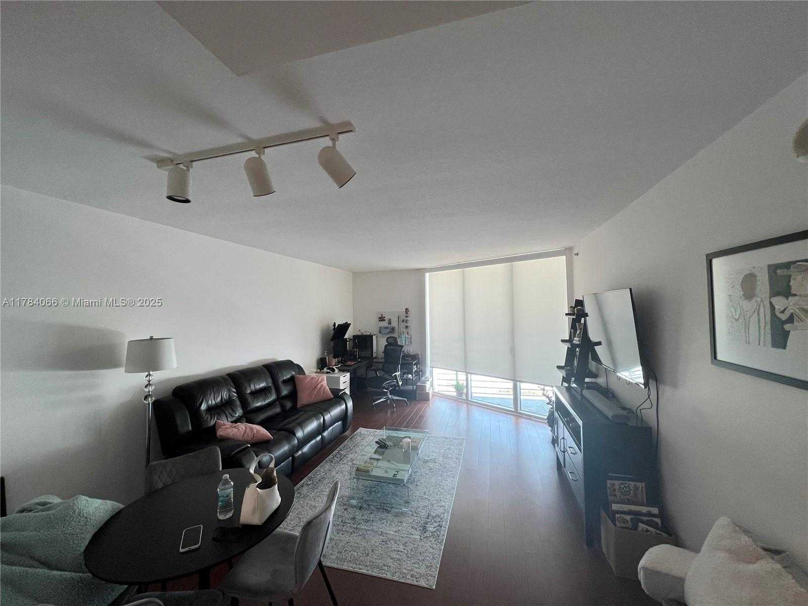 Small Image of 325 SOUTH BISCAYNE BLVD #1218, Miami Number 12