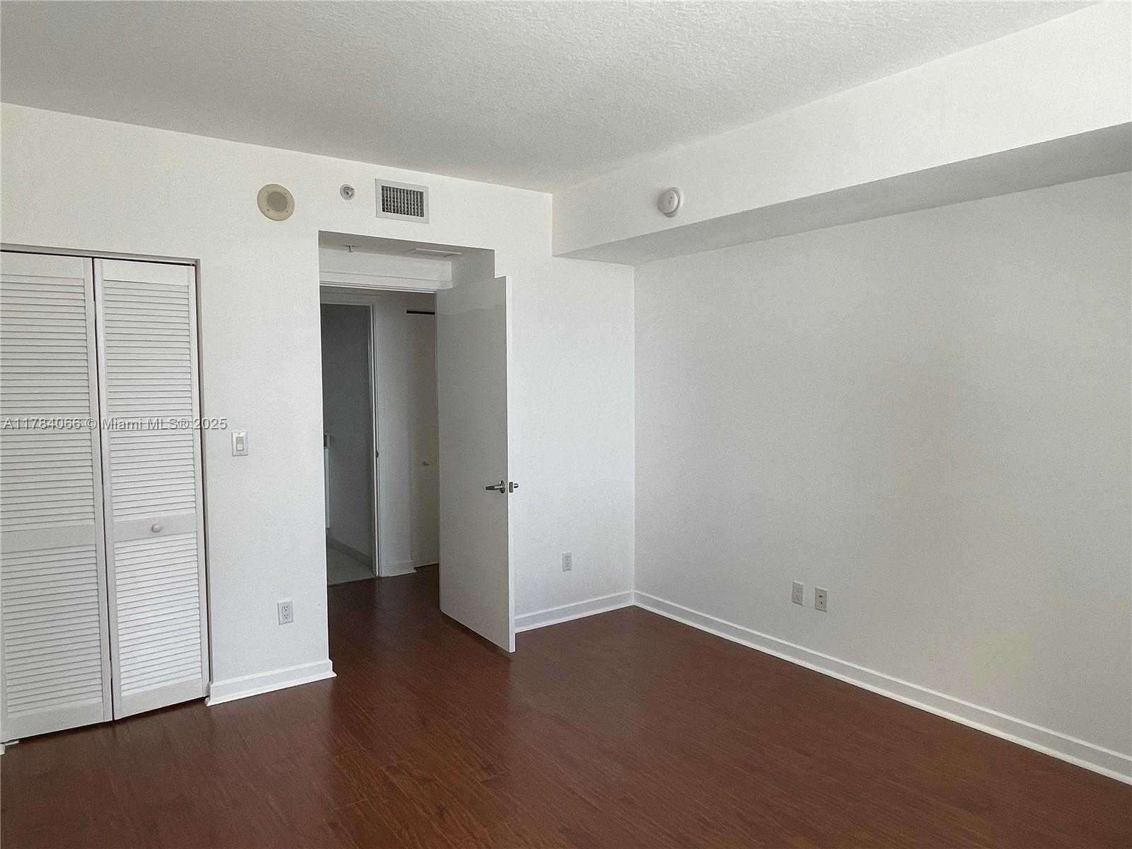 Small Image of 325 SOUTH BISCAYNE BLVD #1218, Miami Number 17