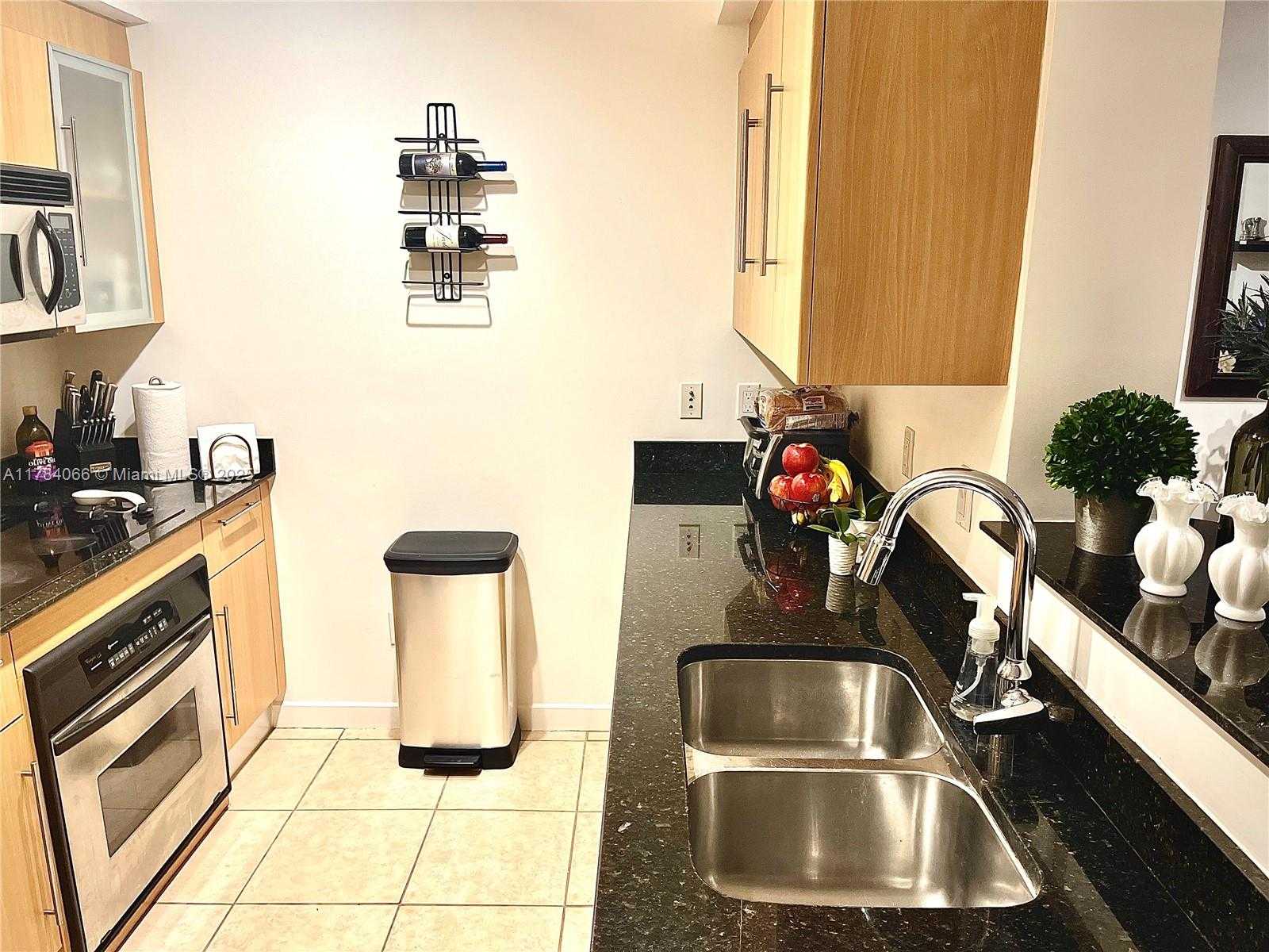 Small Image of 325 SOUTH BISCAYNE BLVD #1218, Miami Number 7