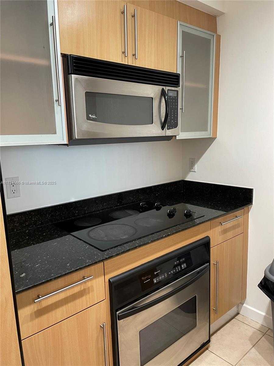 Small Image of 325 SOUTH BISCAYNE BLVD #1218, Miami Number 8